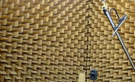 Modernizacja komory bezechowej na AGH