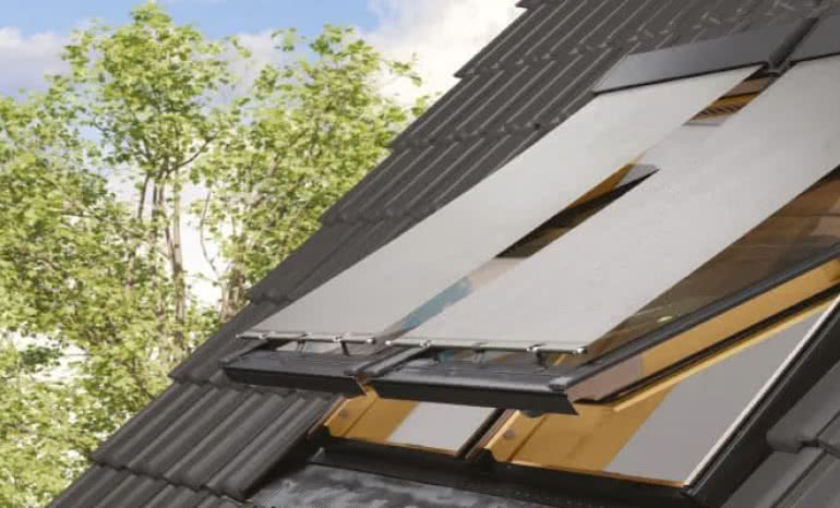 Czym zasłonić okna dachowe? 6 pomysłów