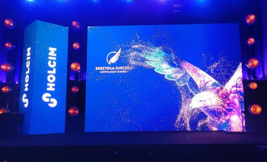 Statuetka Skrzydła Sukcesu firmy Lafarge-Holcim dla firmy JONIEC