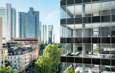 Najwyższa ochrona przeciwpożarowa w budynkach wielopiętrowych? Poznaj system Schüco Deflame!