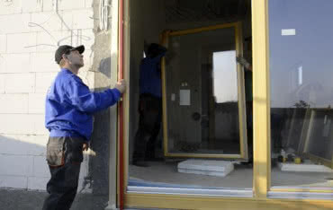 Okna drewniane montowane w systemie MOWO - krok po kroku