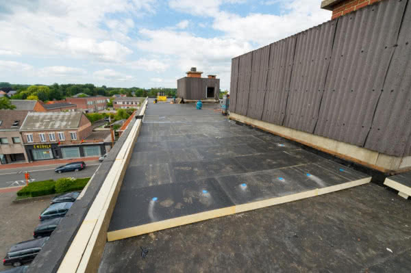 Spadkowa płyta termoizolacyjna z pianki poliuretanowej PUR - Eurothane Bi-4A