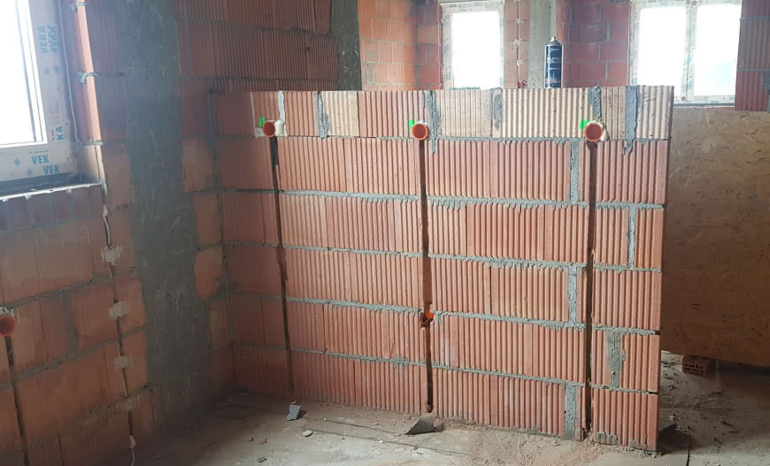 Bruzdy instalacyjne - wymagania i sposoby ich wykonania