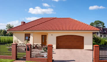 Jaka brama do garażu - manualna czy na pilota?