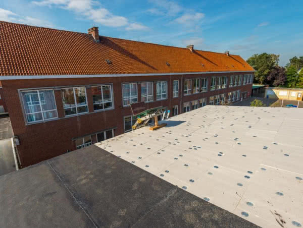 Ognioodporna płyta termoizolacyjna z pianki PIR na dachy ze spadkiem - Powerdeck® F A