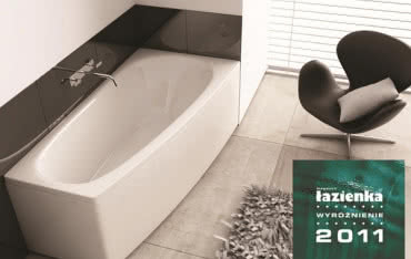 Asymetryczna wanna Aquaform wyróżniona