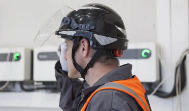 Przemysłowe hełmy ochronne ATRA: standard bezpieczeństwa na polskiej budowie