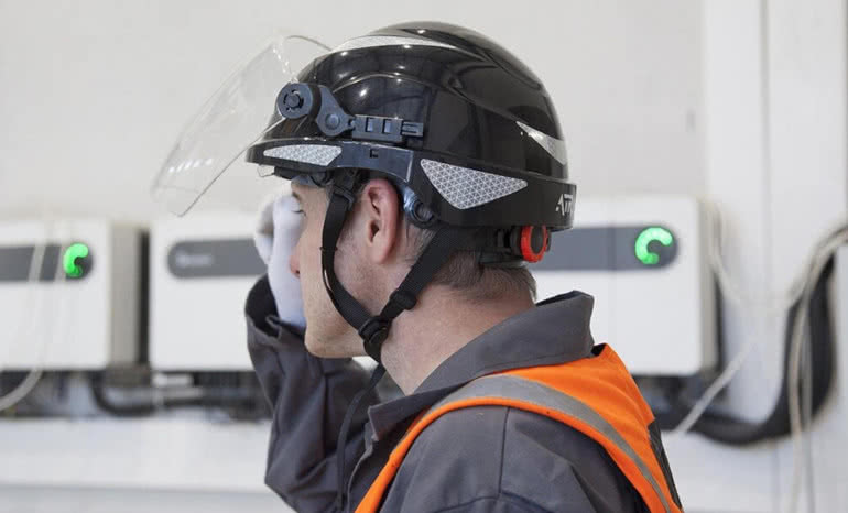 Przemysłowe hełmy ochronne ATRA: standard bezpieczeństwa na polskiej budowie