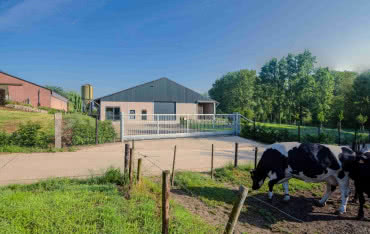 Ogrodzenie dla rolnika: jakie wybrać i jak uzyskać dofinansowanie?