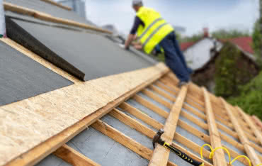 Czym różnią się membrany dachowe? Przewodnik po materiałach i parametrach