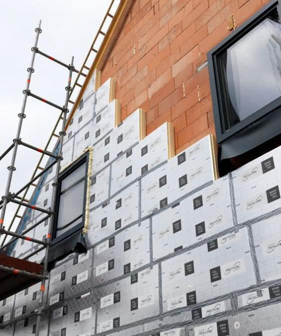 Ultracienka izolacja ścian trójwarstwowych i fasad wentylowanych Eurowall® Xentro®