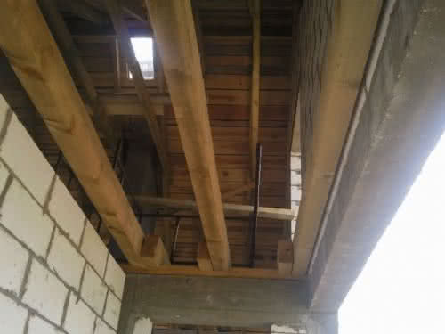 Ocieplanie stropu drewnianego